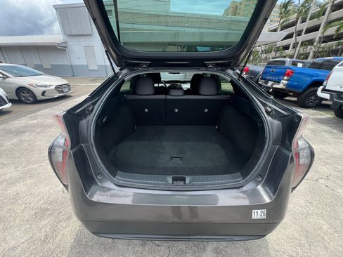 Used 2017 Toyota Prius FWD image 17