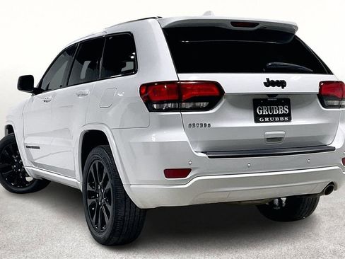 Used 2019 Jeep Grand Cherokee Altitude image 15