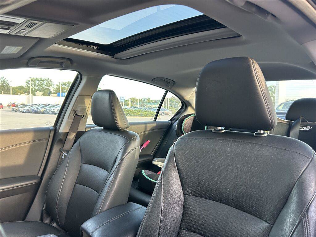 Used 2017 Honda Accord Touring image 10