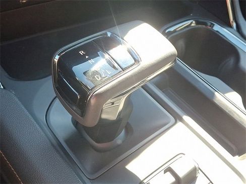 Used 2022 GMC Sierra 1500 AT4 w/ AT4 Premium Package image 16