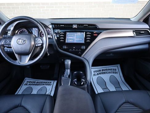 Used 2019 Toyota Camry SE image 25