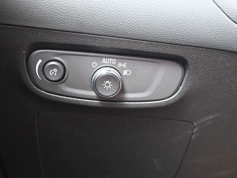 Used 2025 Buick Encore GX Preferred AWD/4WD image 13