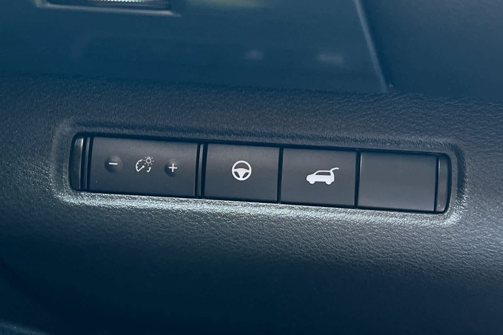 Used 2025 Nissan Pathfinder SL FWD image 33