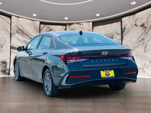 Used 2024 Hyundai Elantra SEL image 10