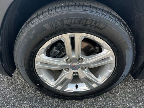 Used 2020 GMC Terrain SLE w/ Driver Convenience Package FWD image 15