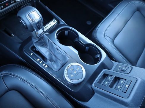 New 2025 Ford Bronco Outer Banks image 9