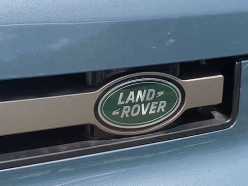 Certified 2025 Land Rover Defender 110 X-Dynamic SE AWD/4WD image 12