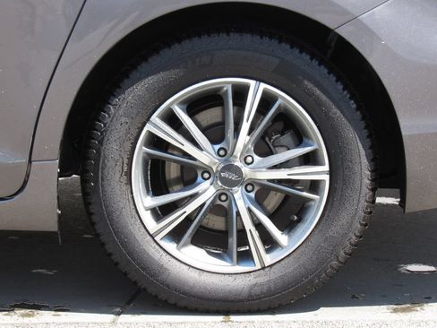 Used 2015 Toyota Sienna XLE Premium FWD image 43