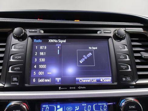 Used 2019 Toyota Highlander Limited AWD/4WD image 24