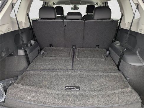 Certified 2023 Volkswagen Tiguan SE FWD image 29