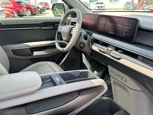 Certified 2024 Kia EV9 Wind AWD/4WD image 18