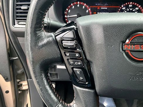 Used 2022 Nissan Frontier Pro-X image 11
