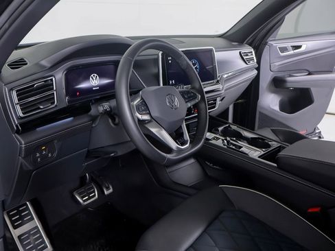 Used 2024 Volkswagen Atlas Cross Sport SEL Premium R-Line image 4