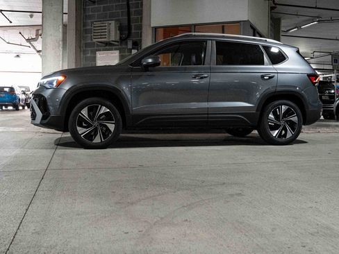 New 2026 Volkswagen Taos SE AWD/4WD image 3