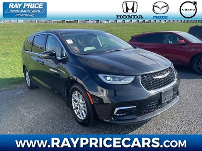 Used 2023 Chrysler Pacifica Touring-L