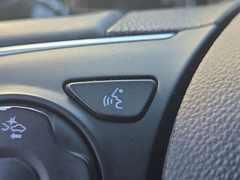 Used 2018 Buick Enclave Premium w/ Experience Buick Package image 27