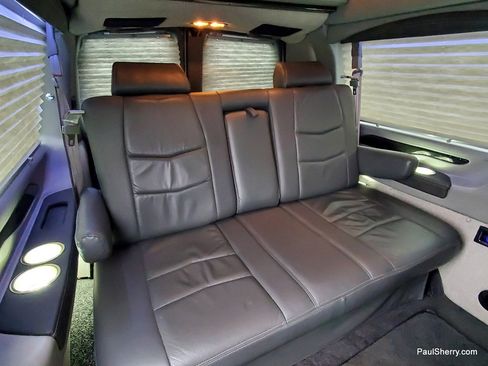 Used 2023 Chevrolet Express 2500 image 4