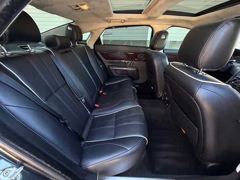 Used 2014 Jaguar XJ L Portfolio RWD image 16