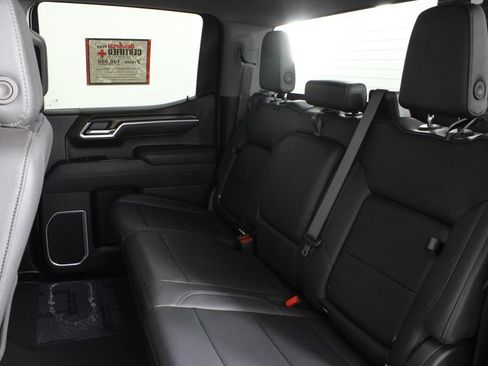 Used 2026 GMC Sierra 1500 SLT AWD/4WD image 19
