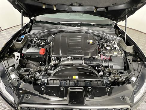 Used 2025 Jaguar F-PACE R-Dynamic S image 31