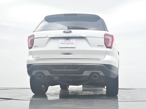 Used 2018 Ford Explorer XLT w/ Equipment Group 202A AWD/4WD image 30