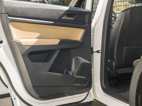 Used 2023 Volkswagen Atlas Cross Sport SE w/ Panoramic Sunroof Package image 28