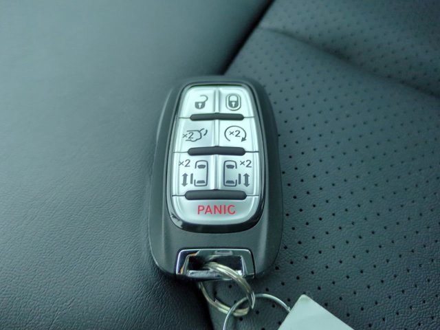 New 2026 Chrysler Pacifica Select AWD/4WD image 30