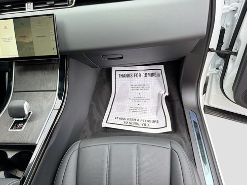 New 2026 Land Rover Range Rover Evoque Hoxton AWD/4WD image 17