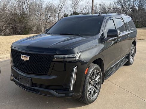 Used 2024 Cadillac Escalade ESV Sport image 1