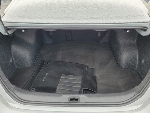 Used 2024 Nissan Altima 2.5 SV image 15