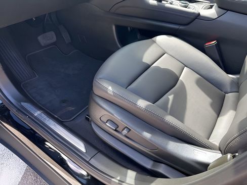 New 2025 Cadillac XT5 Luxury image 25