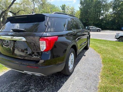 Used 2023 Ford Explorer XLT w/ Equipment Group 202A AWD/4WD image 8