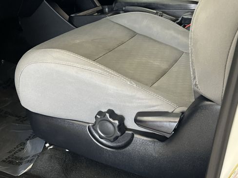 Used 2022 Toyota Tacoma SR w/ SR Convenience Package RWD image 13