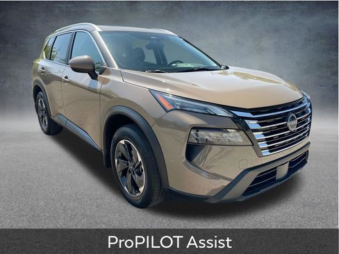 Used 2024 Nissan Rogue SV w/ SV Premium Package AWD/4WD image 2
