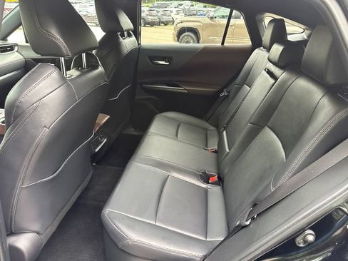 Used 2023 Toyota Venza XLE AWD/4WD image 18