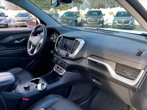 Used 2023 GMC Terrain SLT w/ Tech Package image 21