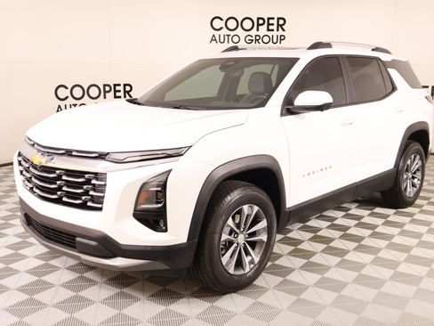 Used 2025 Chevrolet Equinox LT w/ Convenience Package II image 9