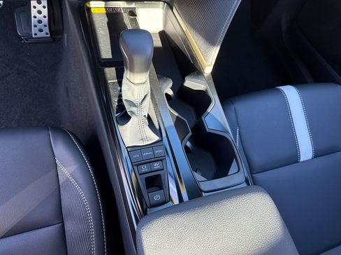 New 2026 Toyota Camry Hybrid FWD image 25