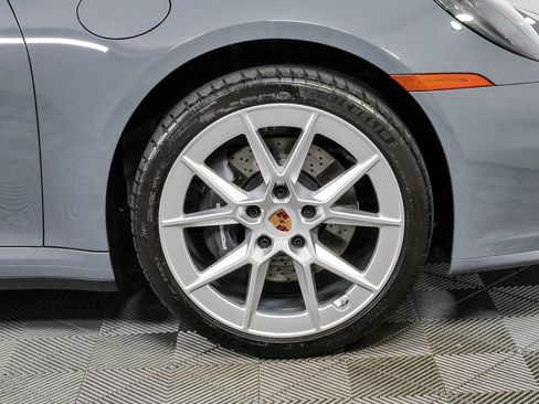 Certified 2025 Porsche 911 Carrera RWD image 36