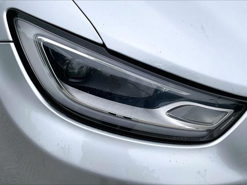 Used 2023 Chrysler Pacifica Touring-L FWD image 27