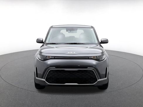 Used 2025 Kia Soul LX w/ LX Technology Package FWD image 2