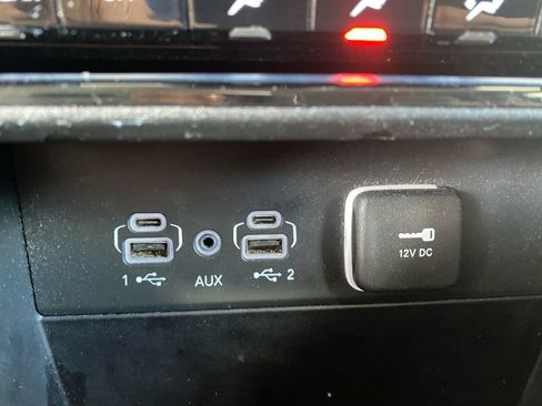 Used 2023 Jeep Grand Cherokee L Laredo RWD image 18