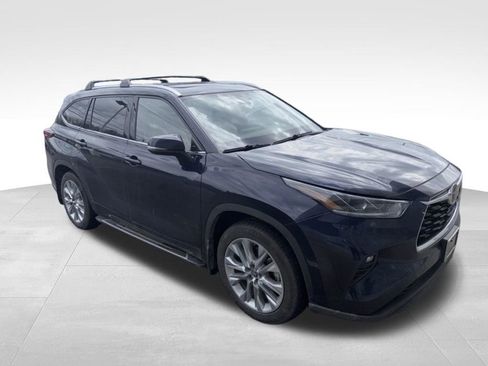 Used 2021 Toyota Highlander Limited image 25
