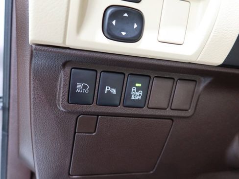 Used 2018 Lexus ES 350 w/ Luxury Package w/Wood Trim FWD image 36
