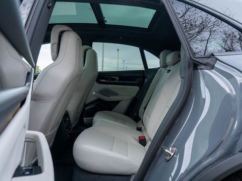 New 2025 Porsche Macan 4S Electric image 30