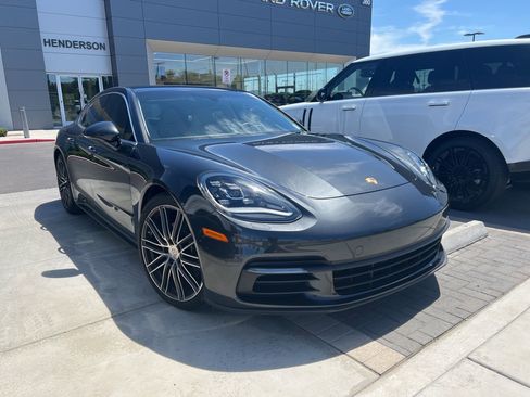 Used 2018 Porsche Panamera RWD image 4