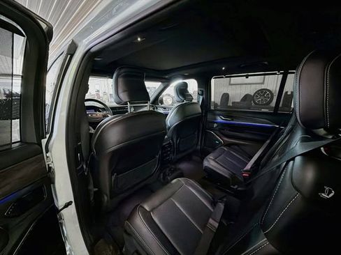 Used 2024 Jeep Grand Cherokee L Overland w/ Advanced Protech Group III AWD/4WD image 9