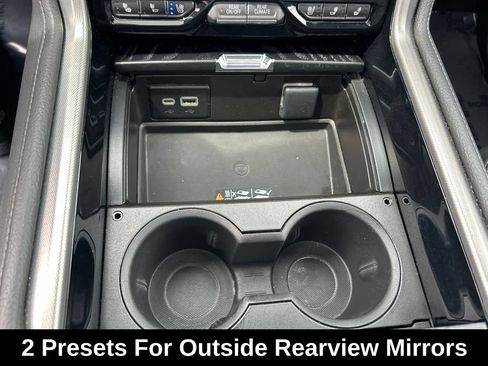 Used 2023 GMC Yukon Denali RWD image 44