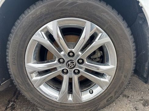 Used 2021 Toyota Sienna AWD image 2