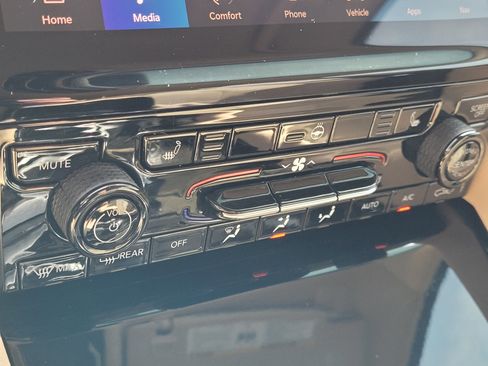 Used 2021 Jeep Grand Cherokee L Limited w/ Trailer Tow Group (B) image 24